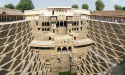jpr-abhaneristepwell